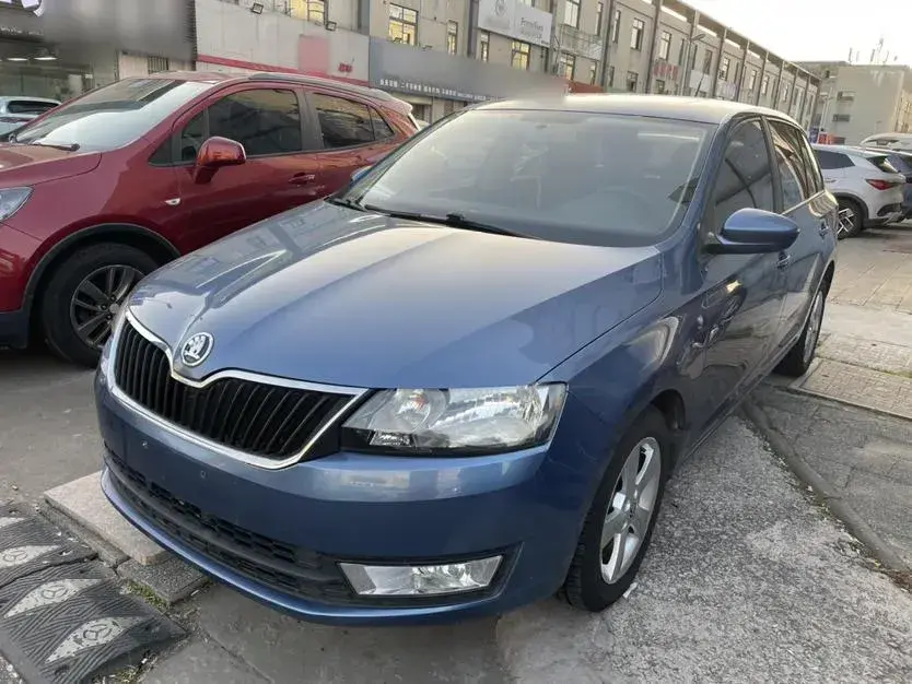 2014 Skoda Rapid Spaceback 1.6L 110HP L4 6AT