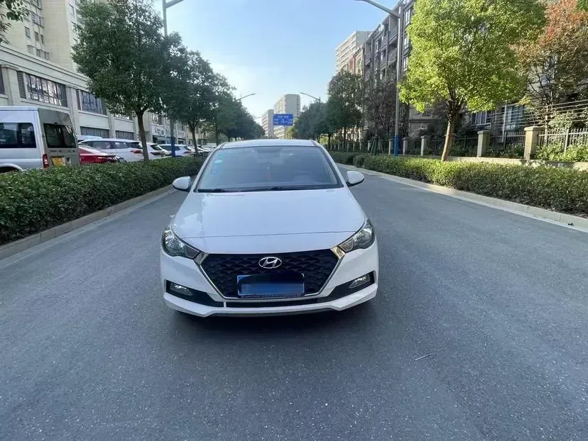 2017 Hyundai Verna RV 1.4L 100HP L4 6AT,autocango,china used car exporter,china ev exporter,chinese used car exporter,chinese used ev exporter