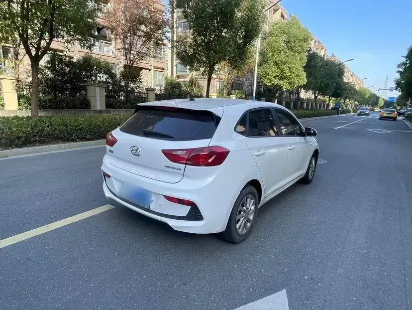 2017 Hyundai Verna RV 1.4L 100HP L4 6AT,autocango,china used car exporter,china ev exporter,chinese used car exporter,chinese used ev exporter