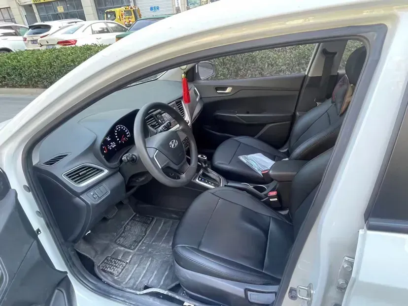 2017 Hyundai Verna RV 1.4L 100HP L4 6AT,autocango,china used car exporter,china ev exporter,chinese used car exporter,chinese used ev exporter