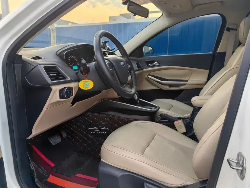 2015 Ford Escort 1.5L 113HP L4 6AT,autocango,china used car exporter,china ev exporter,chinese used car exporter,chinese used ev exporter