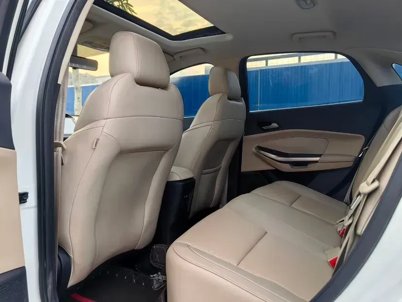 2015 Ford Escort 1.5L 113HP L4 6AT,autocango,china used car exporter,china ev exporter,chinese used car exporter,chinese used ev exporter