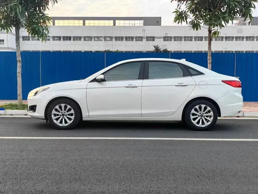 2015 Ford Escort 1.5L 113HP L4 6AT,autocango,china used car exporter,china ev exporter,chinese used car exporter,chinese used ev exporter