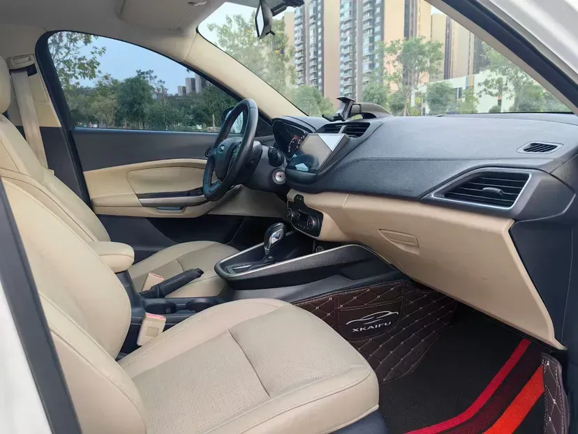 2015 Ford Escort 1.5L 113HP L4 6AT,autocango,china used car exporter,china ev exporter,chinese used car exporter,chinese used ev exporter