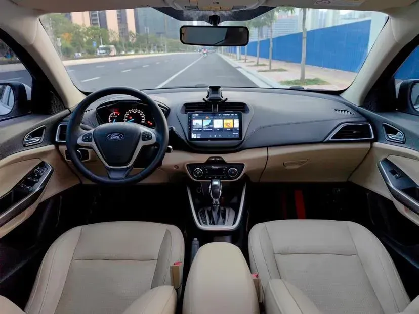 2015 Ford Escort 1.5L 113HP L4 6AT,autocango,china used car exporter,china ev exporter,chinese used car exporter,chinese used ev exporter