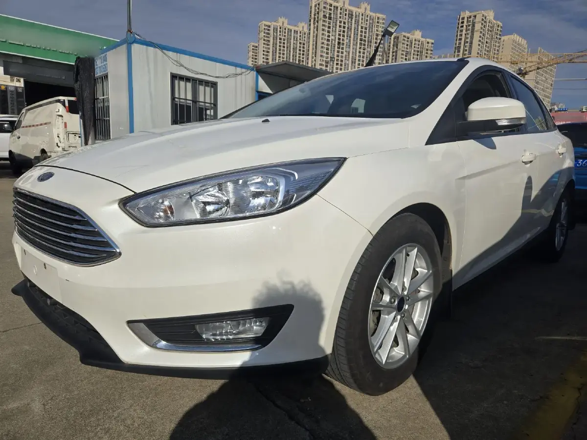 2015 Ford Focus 1.0T 125HP L3 5MT