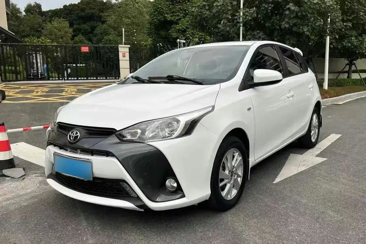 2016 Toyota Yaris L 1.5L 107HP L4 CVT