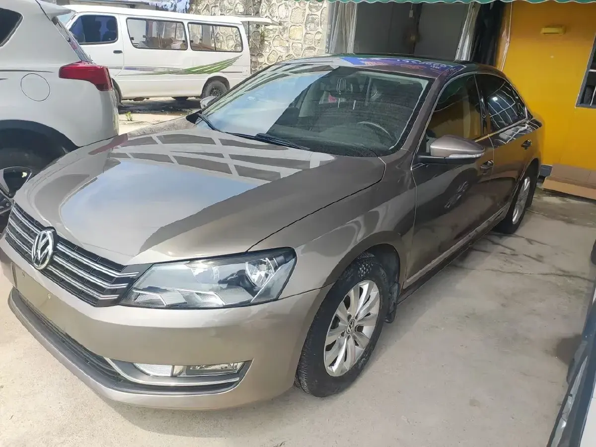 2015 Volkswagen Passat 1.8T 160HP L4 7DCT