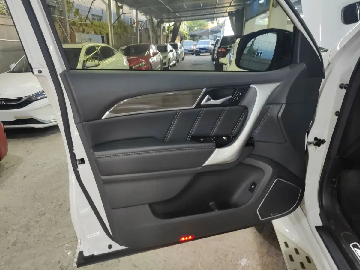 2015 Haval H9 2.0T 218HP L4 6AT,autocango,china used car exporter,china ev exporter,chinese used car exporter,chinese used ev exporter