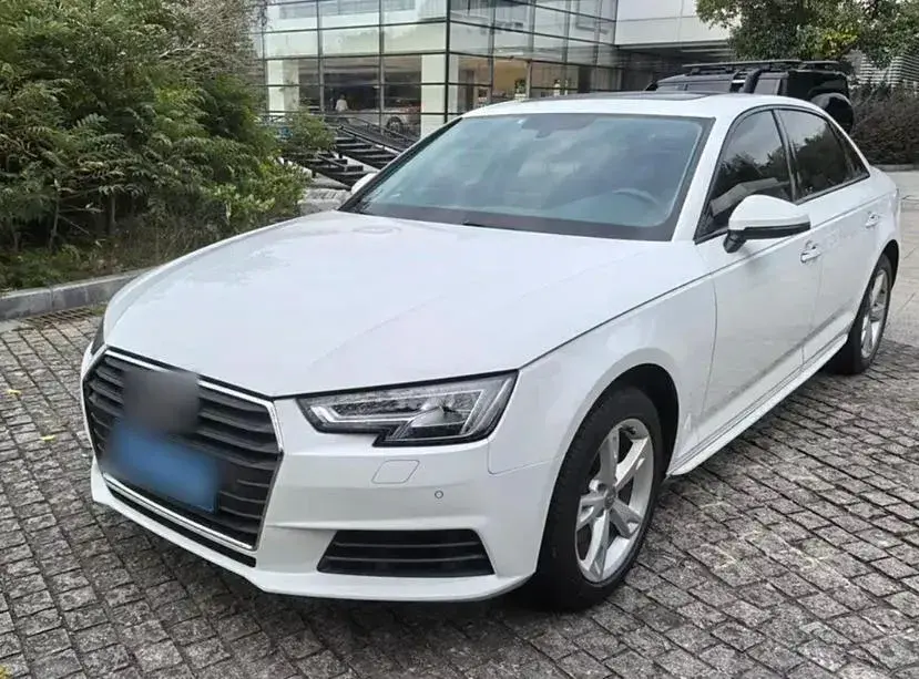 2017 Audi A4L 2.0T 190HP L4 7DCT