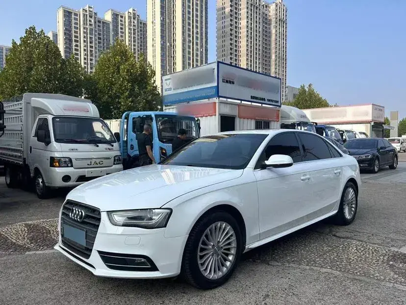 2015 Audi A4L 2.0T 180HP L4 CVT