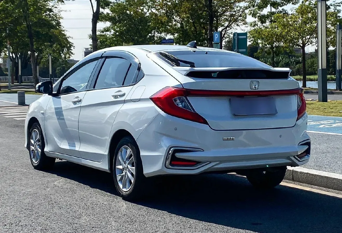 2017 Honda Gienia 1.5L 131HP L4 CVT,autocango,china used car exporter,china ev exporter,chinese used car exporter,chinese used ev exporter