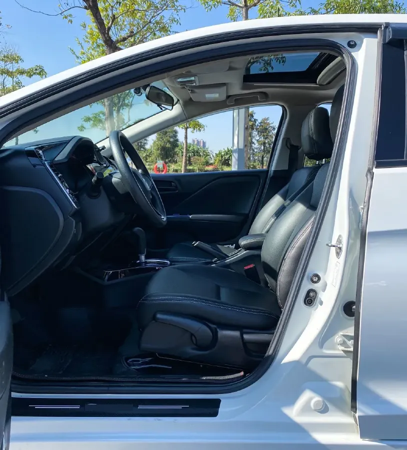 2017 Honda Gienia 1.5L 131HP L4 CVT,autocango,china used car exporter,china ev exporter,chinese used car exporter,chinese used ev exporter