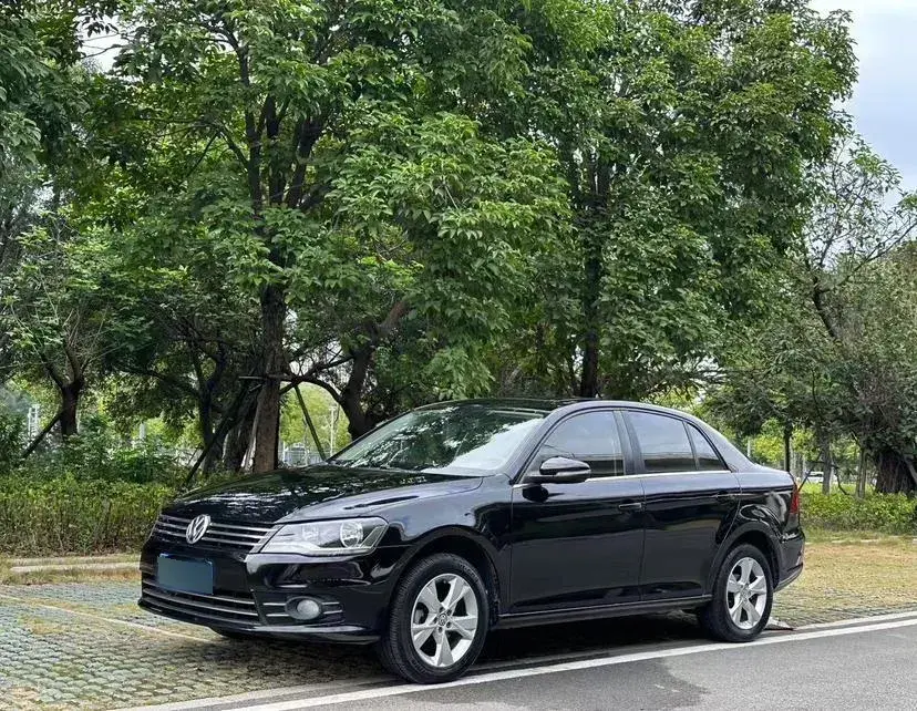 2014 Volkswagen Bora 1.6L 105HP L4 5MT