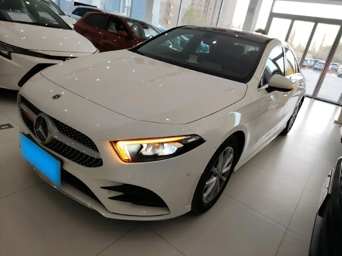 2020 Mercedes-Benz A Class 1.3T 163HP L4 7DCT