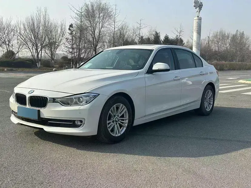 2014 BMW 3 Series 2.0T 184HP L4 8AT