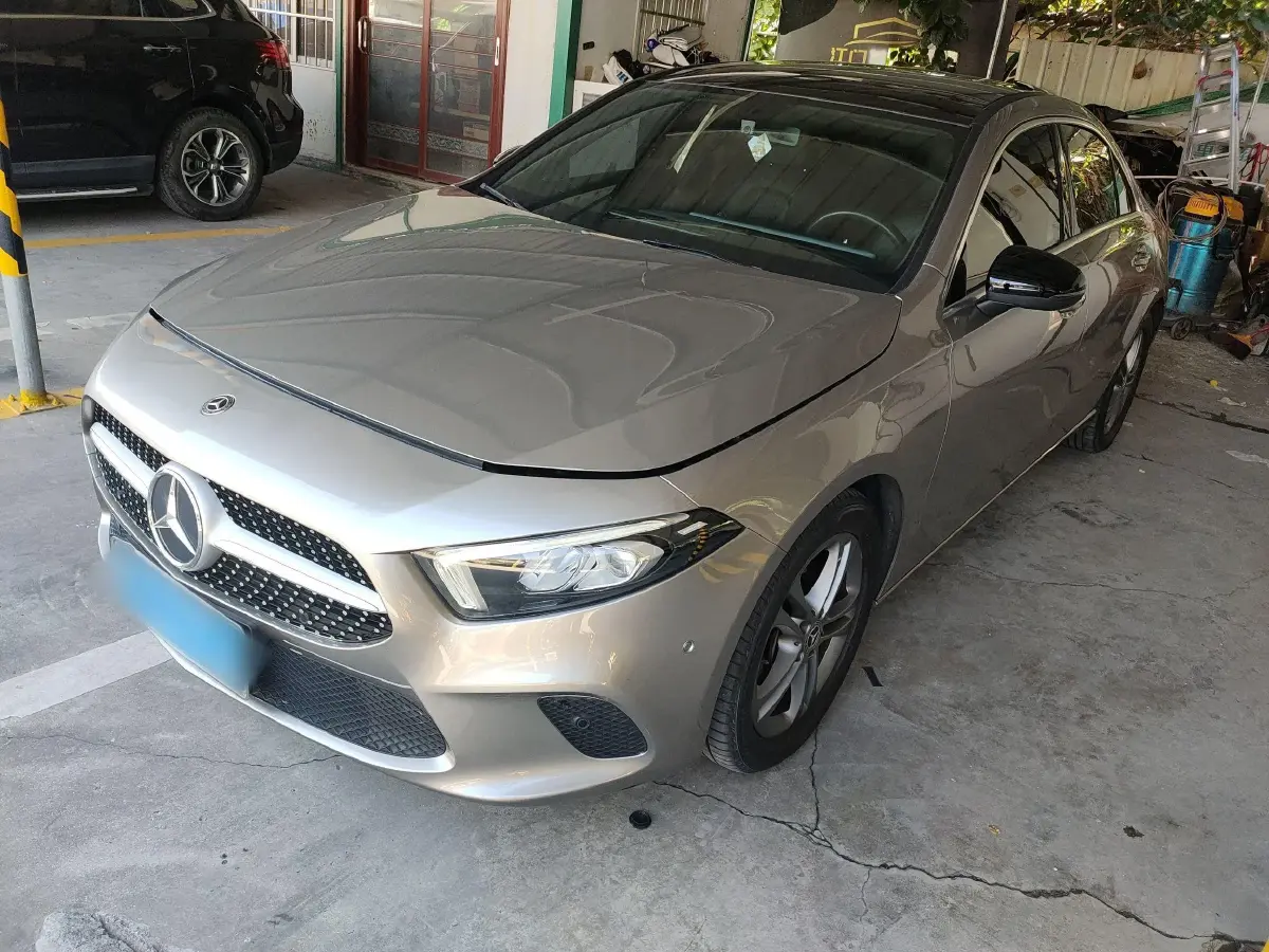 2019 Mercedes-Benz A Class 1.3T 163HP L4 7DCT