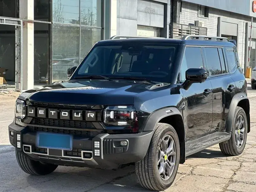 2023 Jetour Traveller 2.0T 254HP L4 7DCT