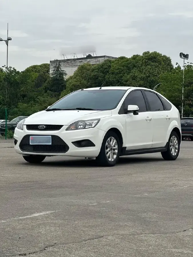 2013 Ford Focus 1.8L 124HP L4 5MT