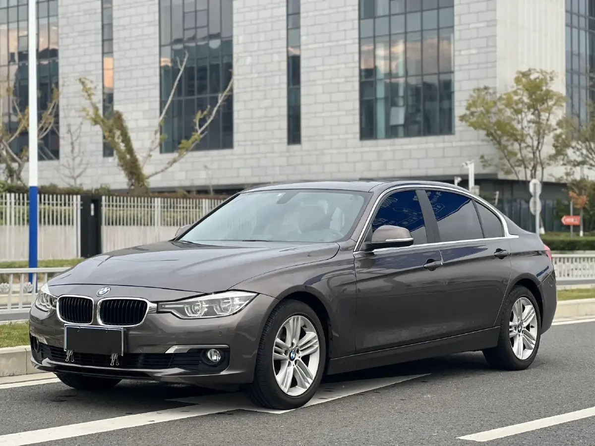 2016 BMW 3 Series 2.0T 184HP L4 8AT