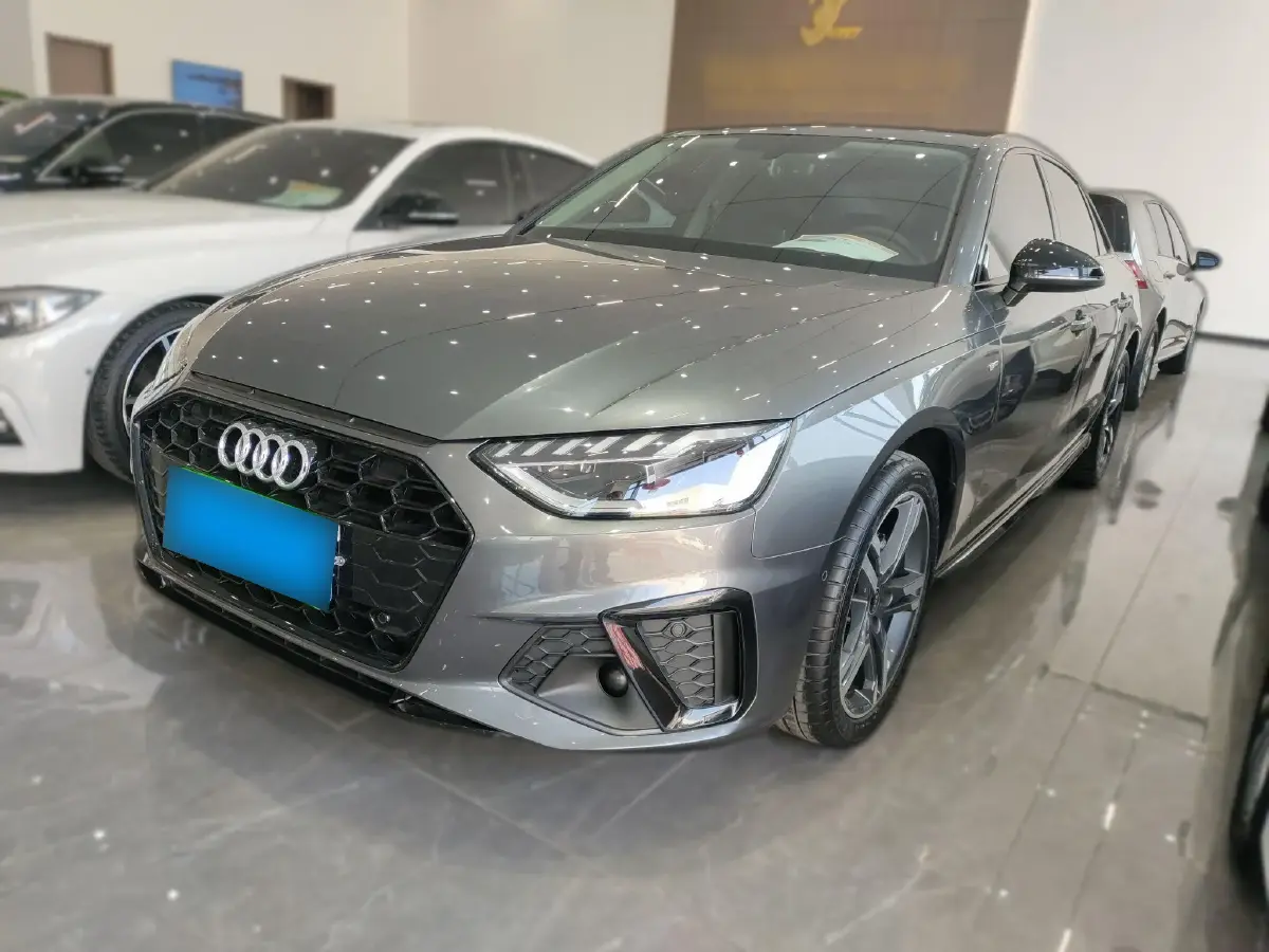 2022 Audi A4L 2.0T 190HP L4 7DCT
