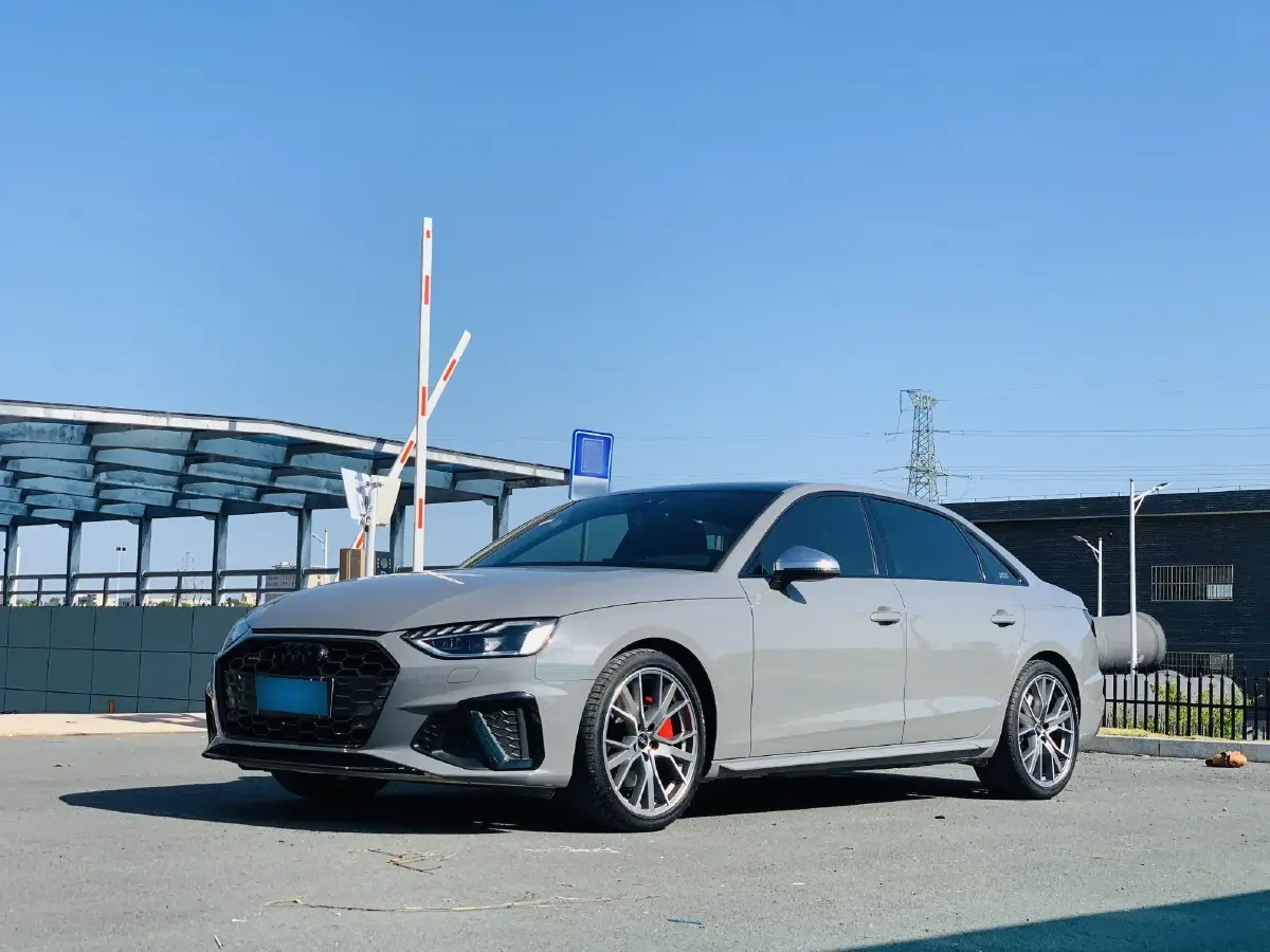 2020 Audi A4L 2.0T 252HP L4 7DCT