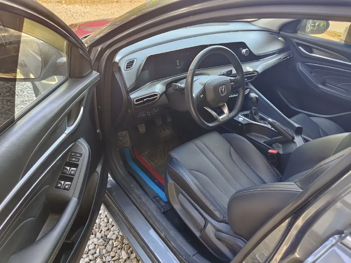 2021 ChangAn Eado 1.6L 128HP L4 5MT,autocango,china used car exporter,china ev exporter,chinese used car exporter,chinese used ev exporter