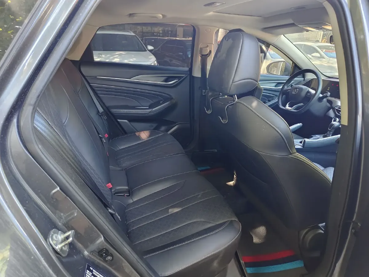 2021 ChangAn Eado 1.6L 128HP L4 5MT,autocango,china used car exporter,china ev exporter,chinese used car exporter,chinese used ev exporter