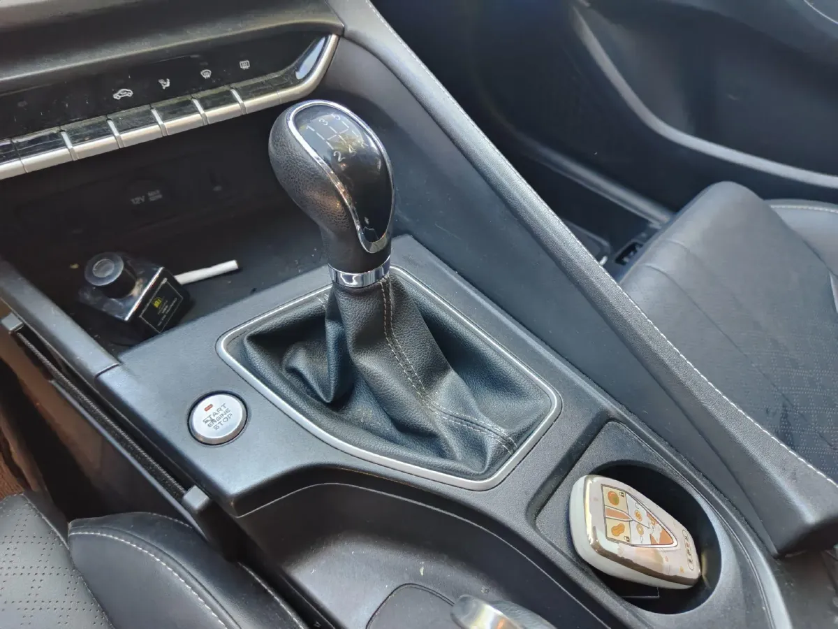 2021 ChangAn Eado 1.6L 128HP L4 5MT,autocango,china used car exporter,china ev exporter,chinese used car exporter,chinese used ev exporter