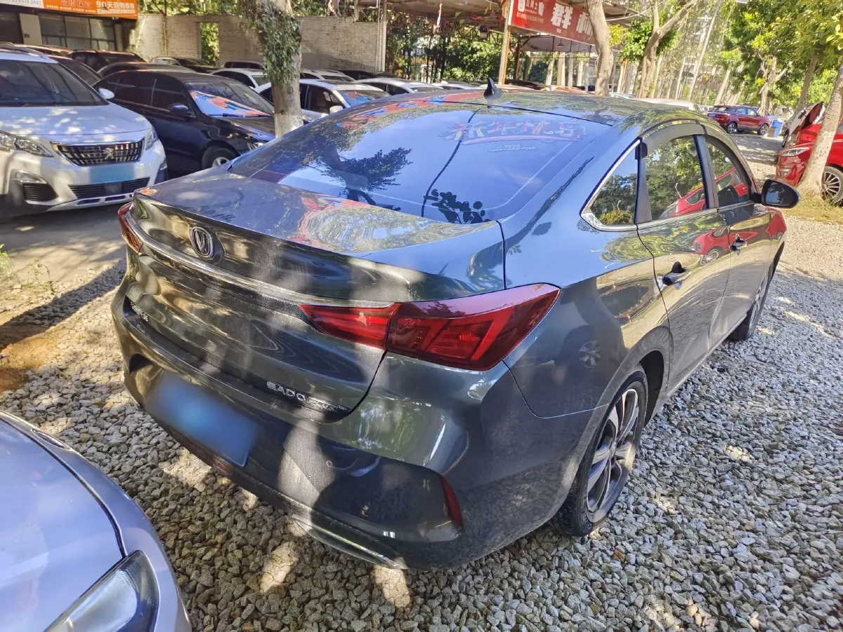 2021 ChangAn Eado 1.6L 128HP L4 5MT,autocango,china used car exporter,china ev exporter,chinese used car exporter,chinese used ev exporter