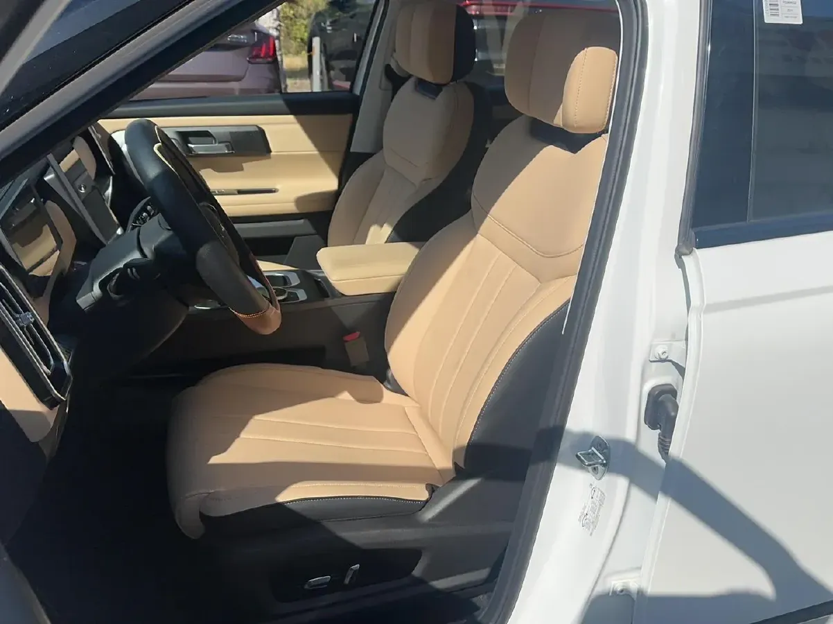 2023 Chery Exploration 06 1.6T 197HP L4 7DCT,autocango,china used car exporter,china ev exporter,chinese used car exporter,chinese used ev exporter