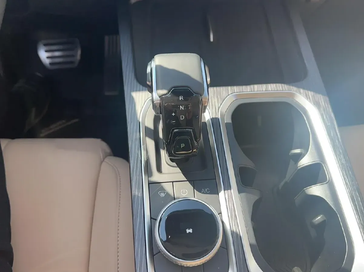 2023 Chery Exploration 06 1.6T 197HP L4 7DCT,autocango,china used car exporter,china ev exporter,chinese used car exporter,chinese used ev exporter