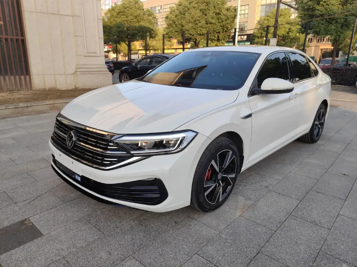 2023 Volkswagen Sagitar 1.5T 160HP L4 7DCT