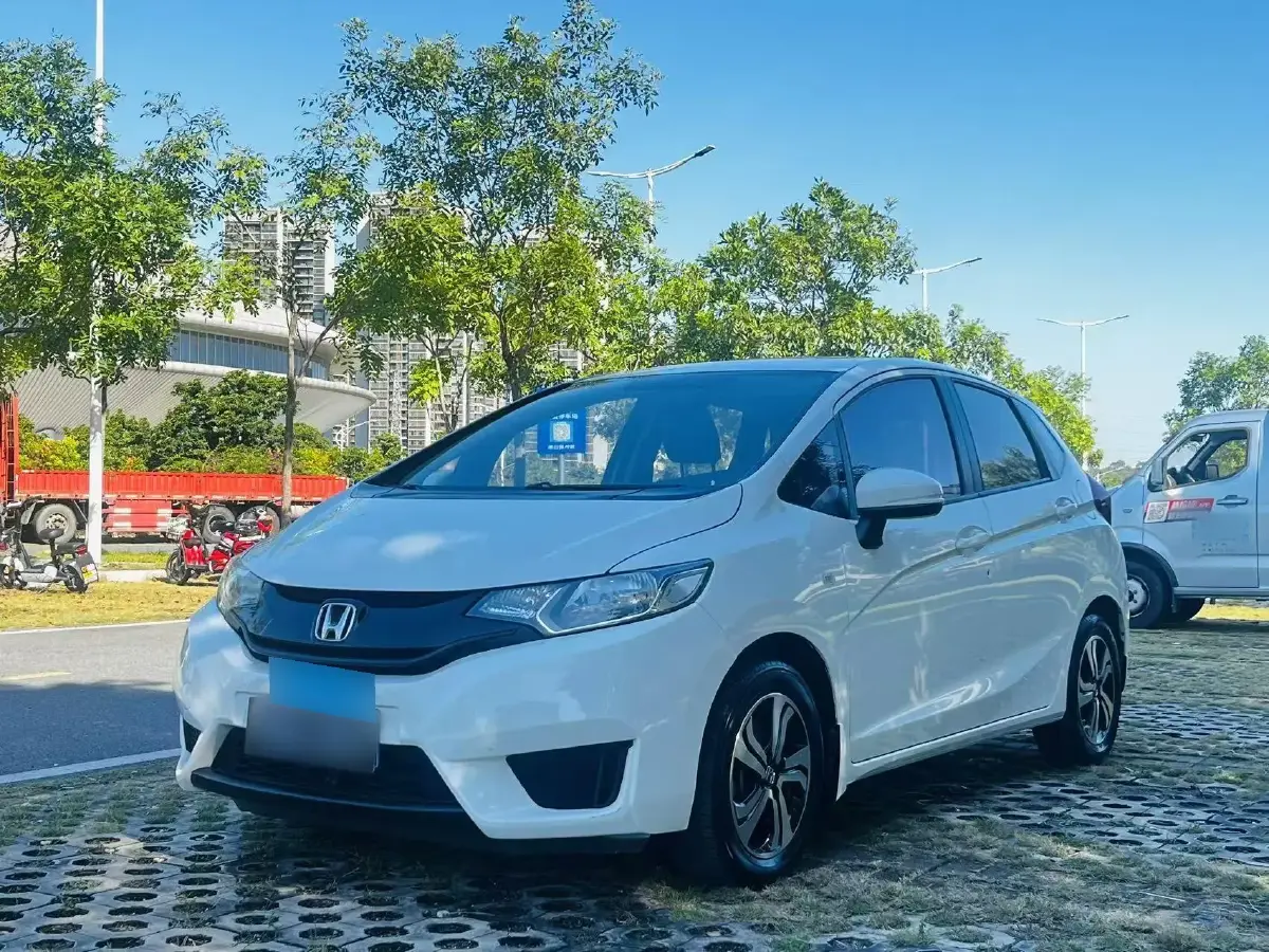 2016 Honda Fit 1.5L 131HP L4 CVT
