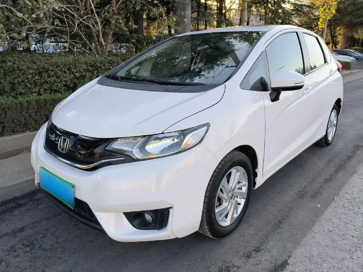 2014 Honda Fit 1.5L 131HP L4 CVT