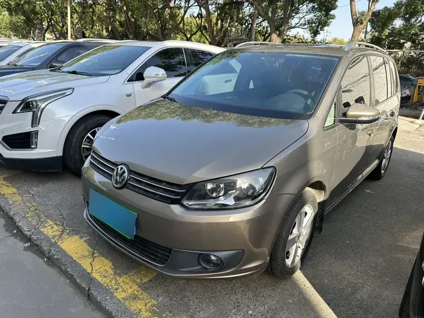 2015 Volkswagen Touran 1.4T 131HP L4 7DCT