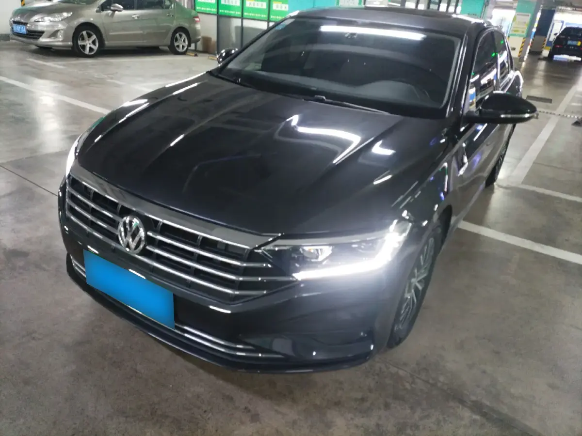 2021 Volkswagen Sagitar 1.2T 116HP L4 7DCT