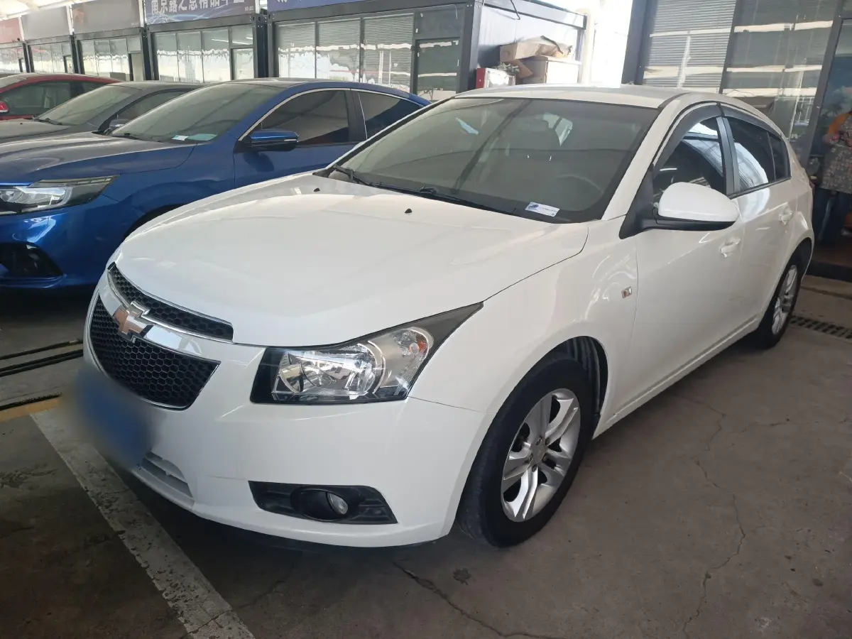 2015 Chevrolet Cruze 1.6L 121HP L4 6AT