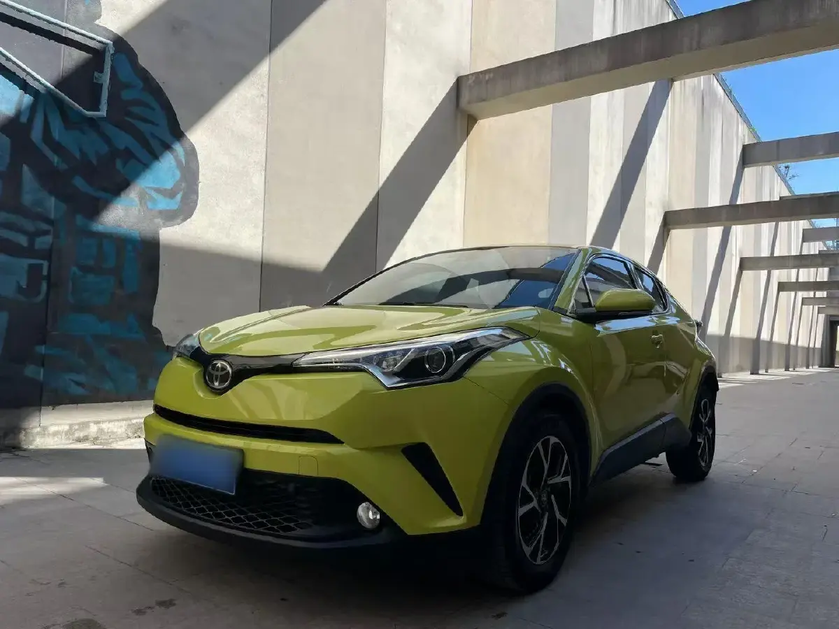 2018 Toyota C-HR 2.0L 171HP L4 CVT
