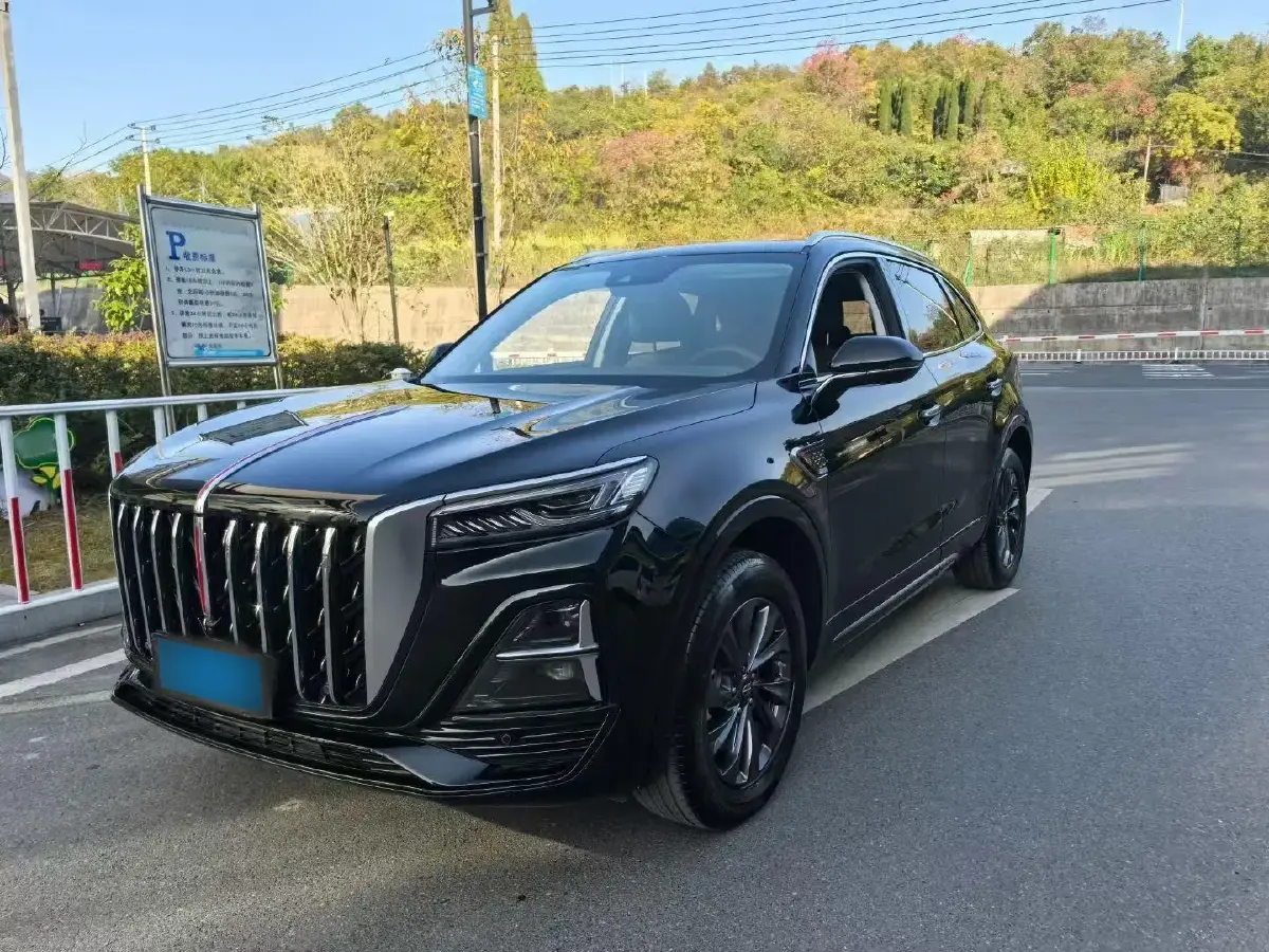 2023 HongQi HS5 2.0T 252HP L4 8AT