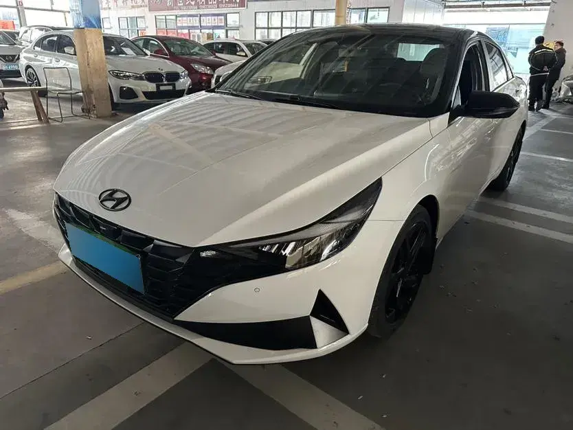 2022 Hyundai Elantra 1.5L 115HP L4 CVT