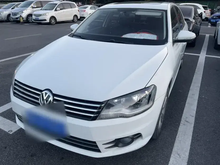 2015 Volkswagen Bora 1.6L 105HP L4 5MT