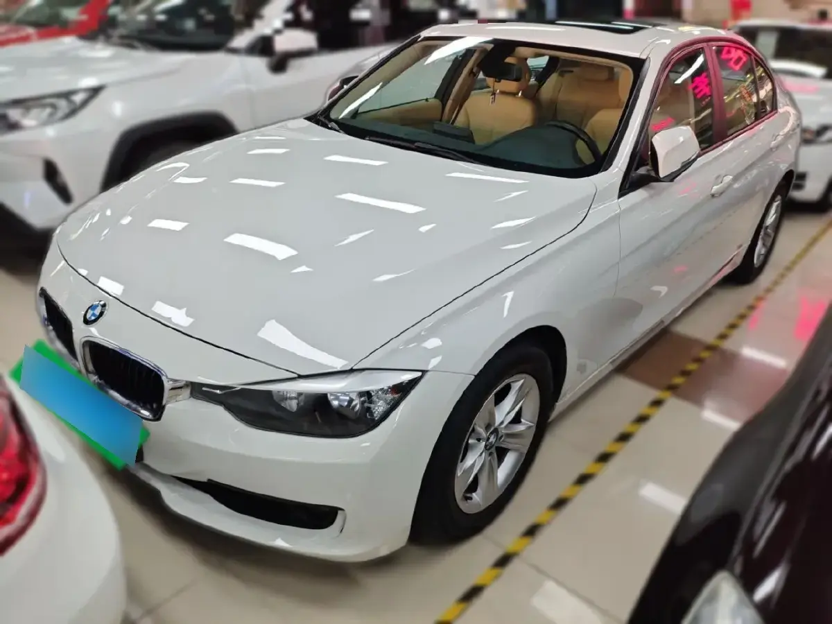 2014 BMW 3 Series 2.0T 184HP L4 8AT