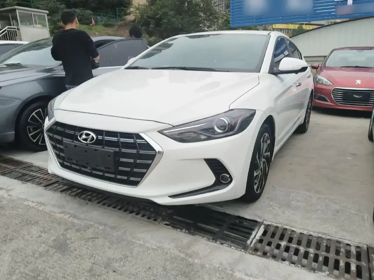 2019 Hyundai Elantra 1.4T 130HP L4 7DCT