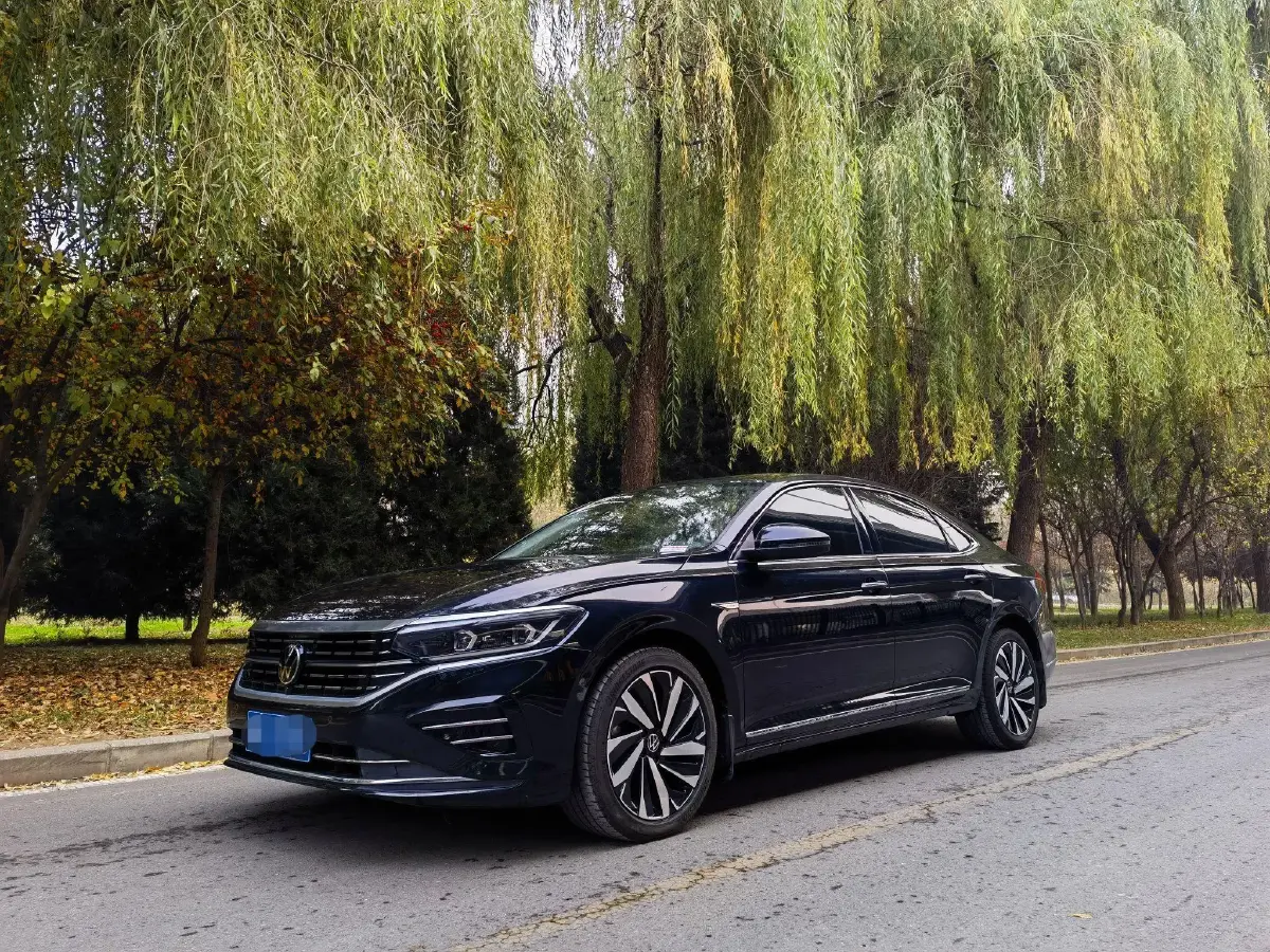 2022 Volkswagen Passat 2.0T 186HP L4 7DCT