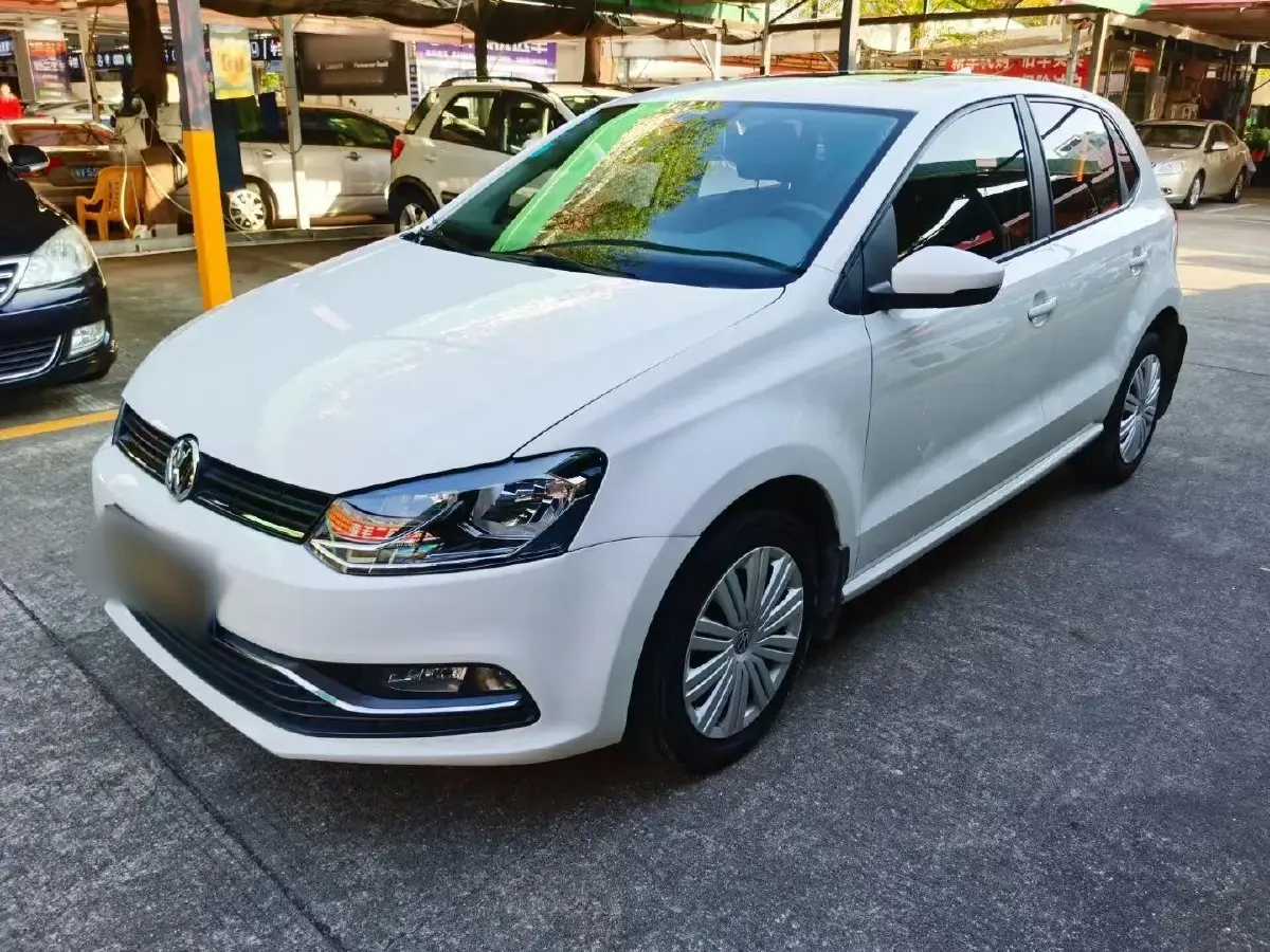 2016 Volkswagen Polo 1.6L 110HP L4 6AT