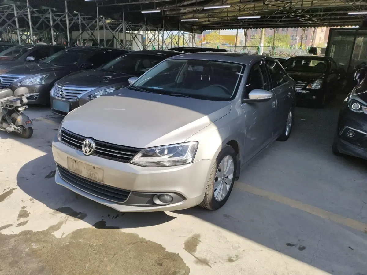2014 Volkswagen Sagitar 1.6L 105HP L4 6AT