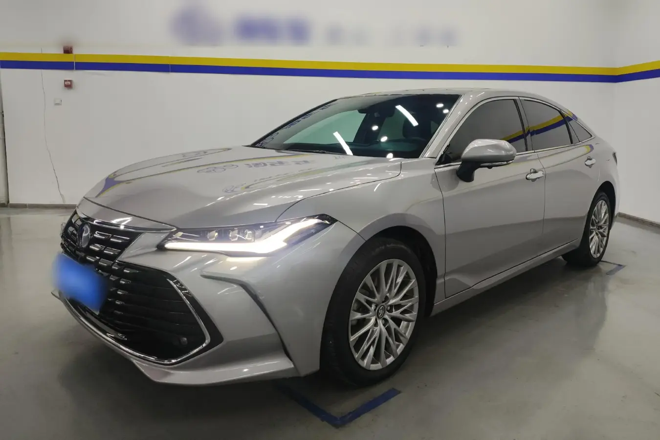 2023 Toyota Avalon 2.5L 178HP L4 E-CVT Hybrid