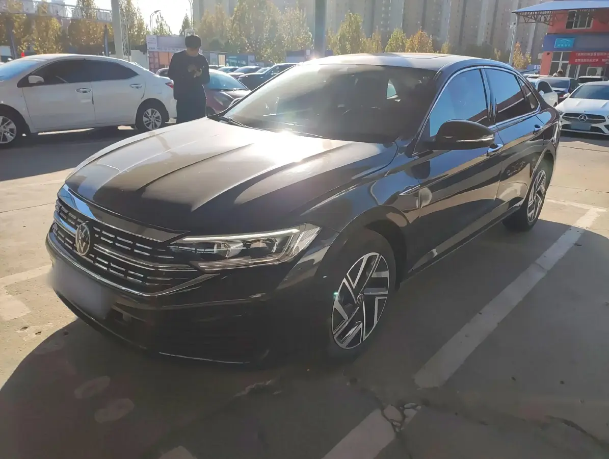 2023 Volkswagen Sagitar 1.5T 160HP L4 7DCT