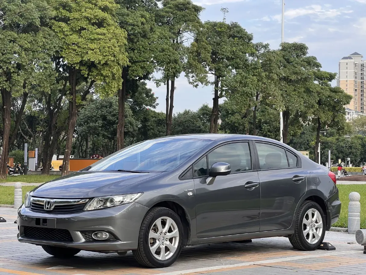 2013 Honda Civic 1.8L 141HP L4 5AT